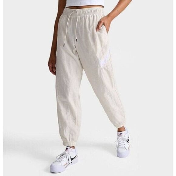 Nike White Women's parachute joggers - Picture 3 of 9